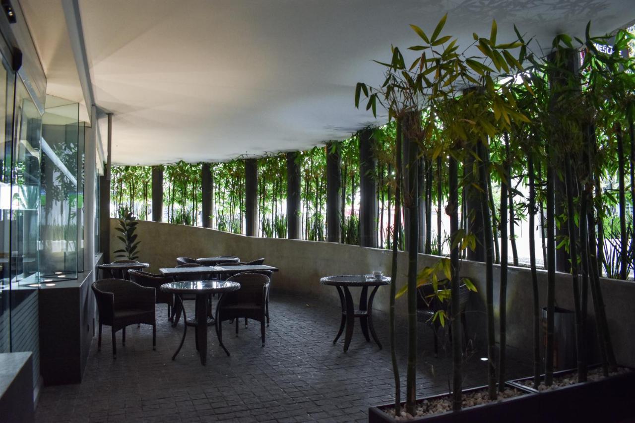 Ramada By Wyndham Mexico City Santa Fe Exterior photo