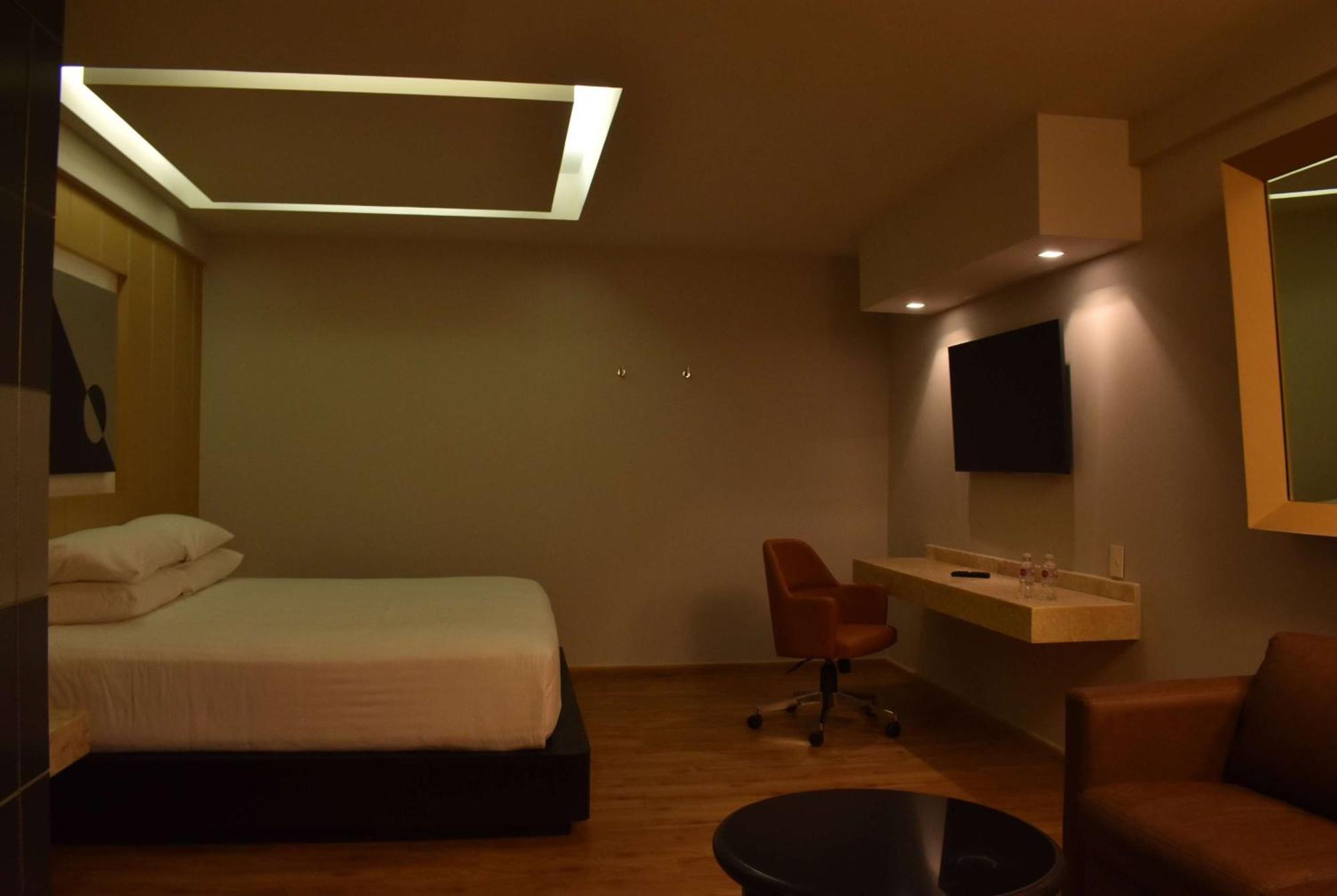 Ramada By Wyndham Mexico City Santa Fe Exterior photo