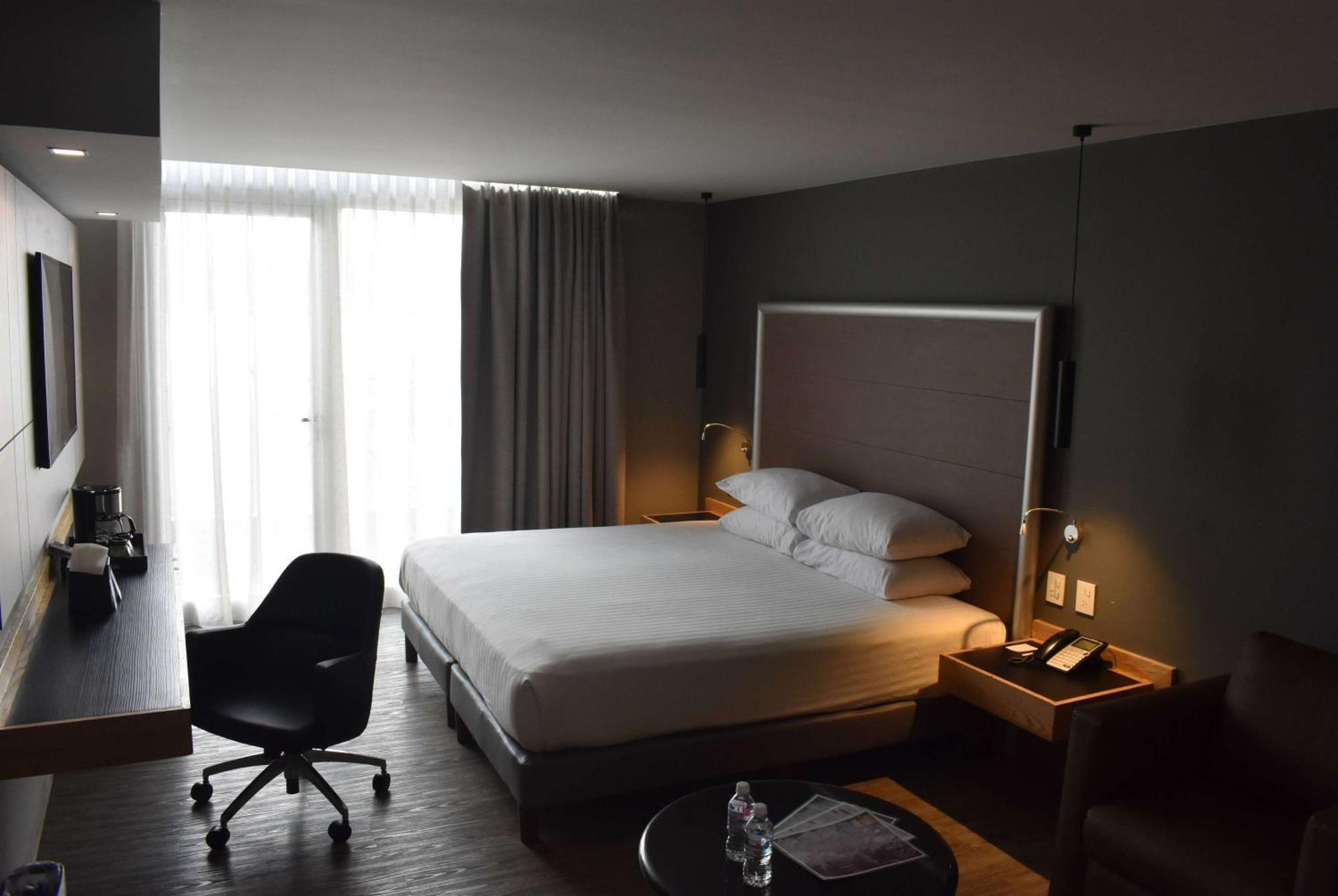 Ramada By Wyndham Mexico City Santa Fe Exterior photo