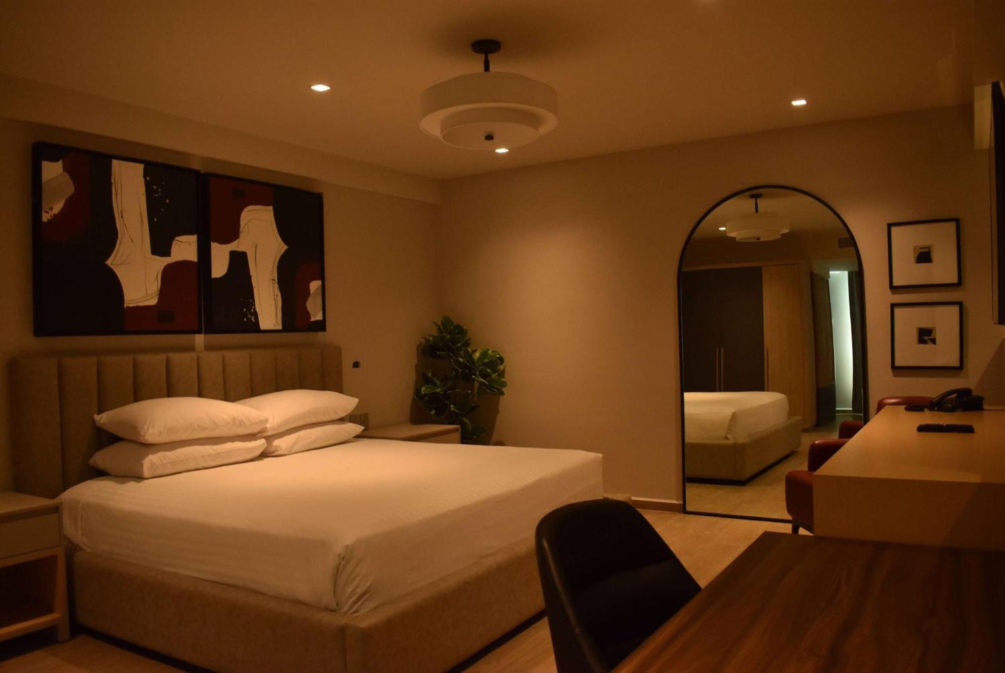 Ramada By Wyndham Mexico City Santa Fe Exterior photo