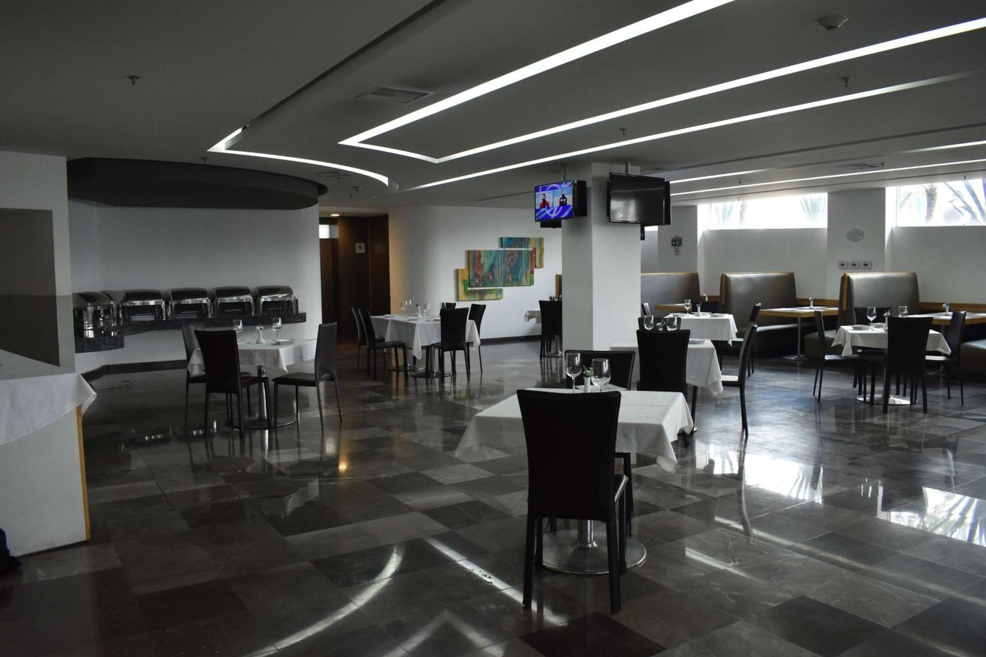 Ramada By Wyndham Mexico City Santa Fe Exterior photo