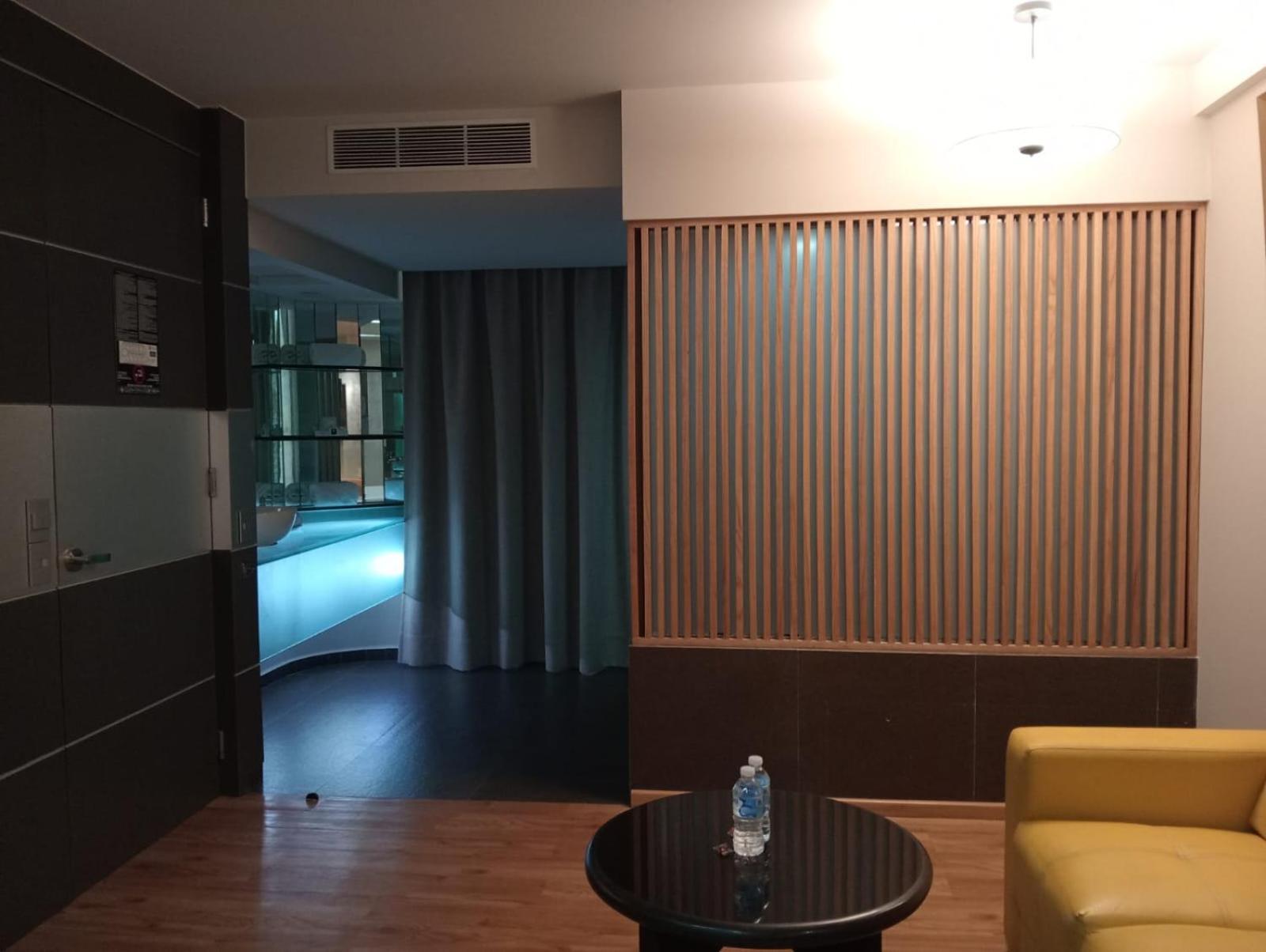 Ramada By Wyndham Mexico City Santa Fe Exterior photo