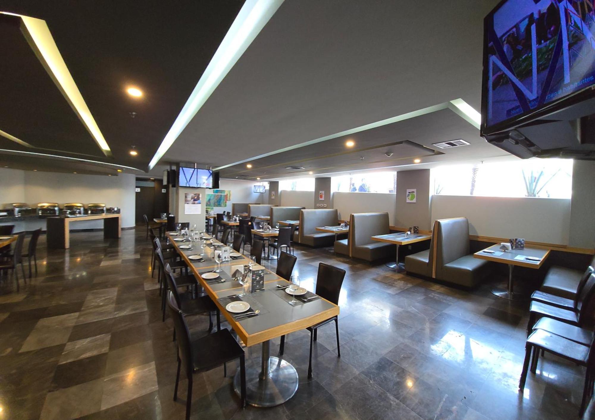 Ramada By Wyndham Mexico City Santa Fe Exterior photo