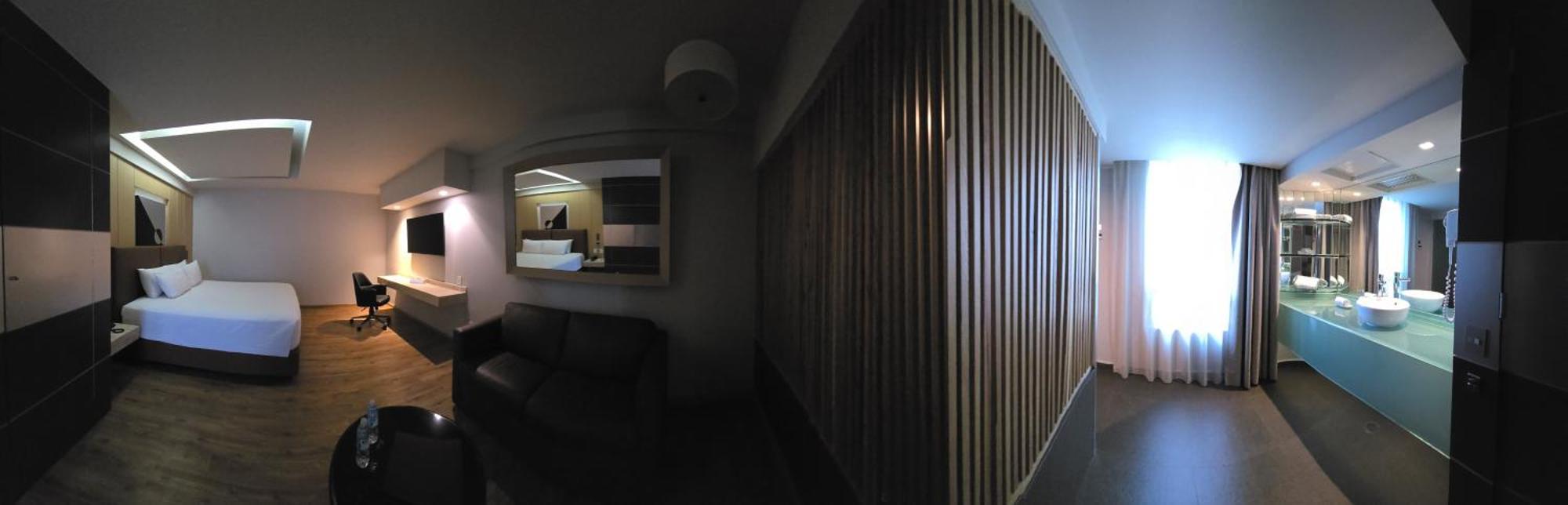 Ramada By Wyndham Mexico City Santa Fe Exterior photo