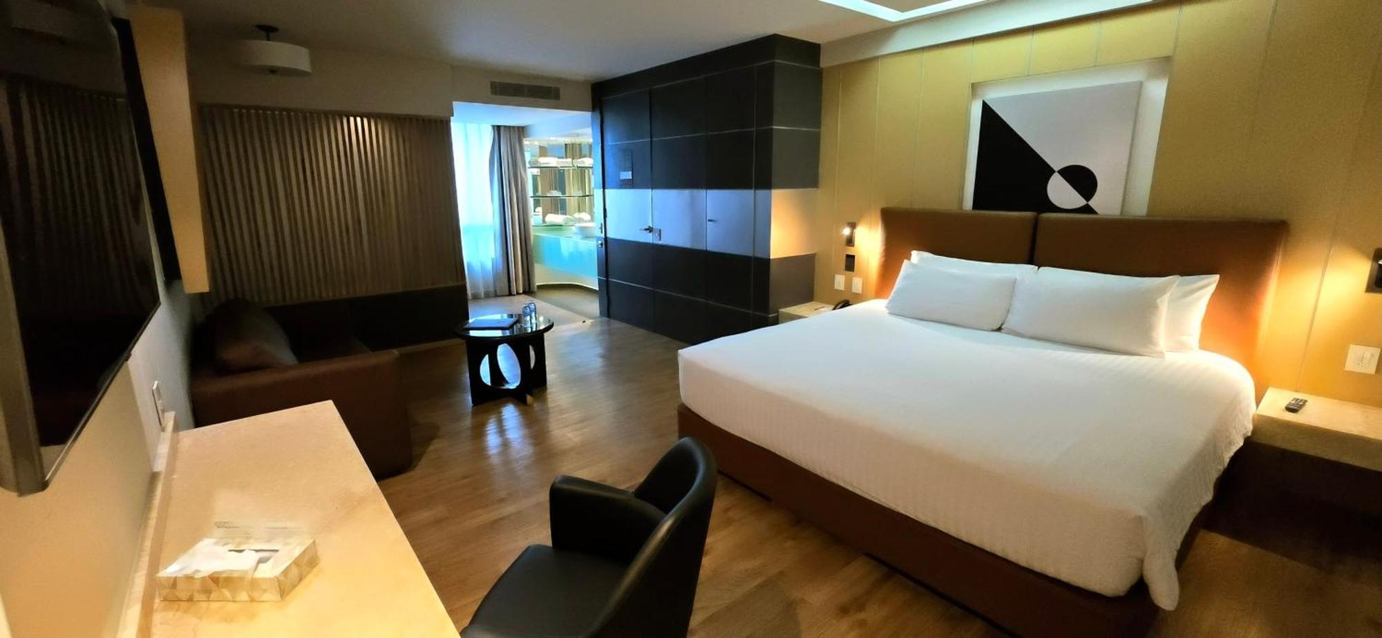 Ramada By Wyndham Mexico City Santa Fe Exterior photo